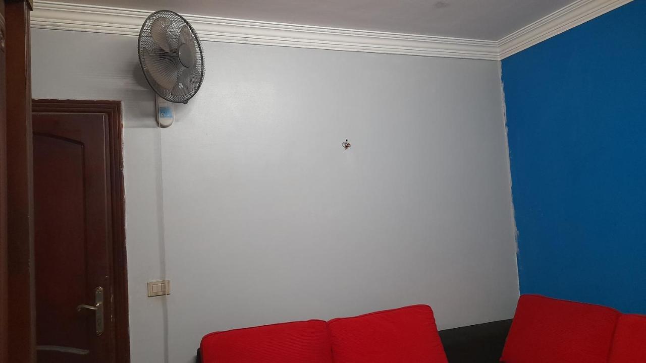 A In An In Nasr City, Cairo, In The Eighth District, 15 Minutes From Airport,غرفة بشقة بمدينة نصر بالقاهرة بالحي الثامن 15 دقيقة من مطار و 7 دقيقة من معهد الفجر و 12 دقيقة لمعهد ابانة لتعليم اللغة العربية و 26 دقيقة لوسط Alloggio in famiglia Il Cairo