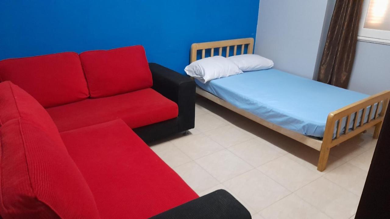 Alloggio in famiglia A In An In Nasr City, Cairo, In The Eighth District, 15 Minutes From Airport,غرفة بشقة بمدينة نصر بالقاهرة بالحي الثامن 15 دقيقة من مطار و 7 دقيقة من معهد الفجر و 12 دقيقة لمعهد ابانة لتعليم اللغة العربية و 26 دقيقة لوسط
