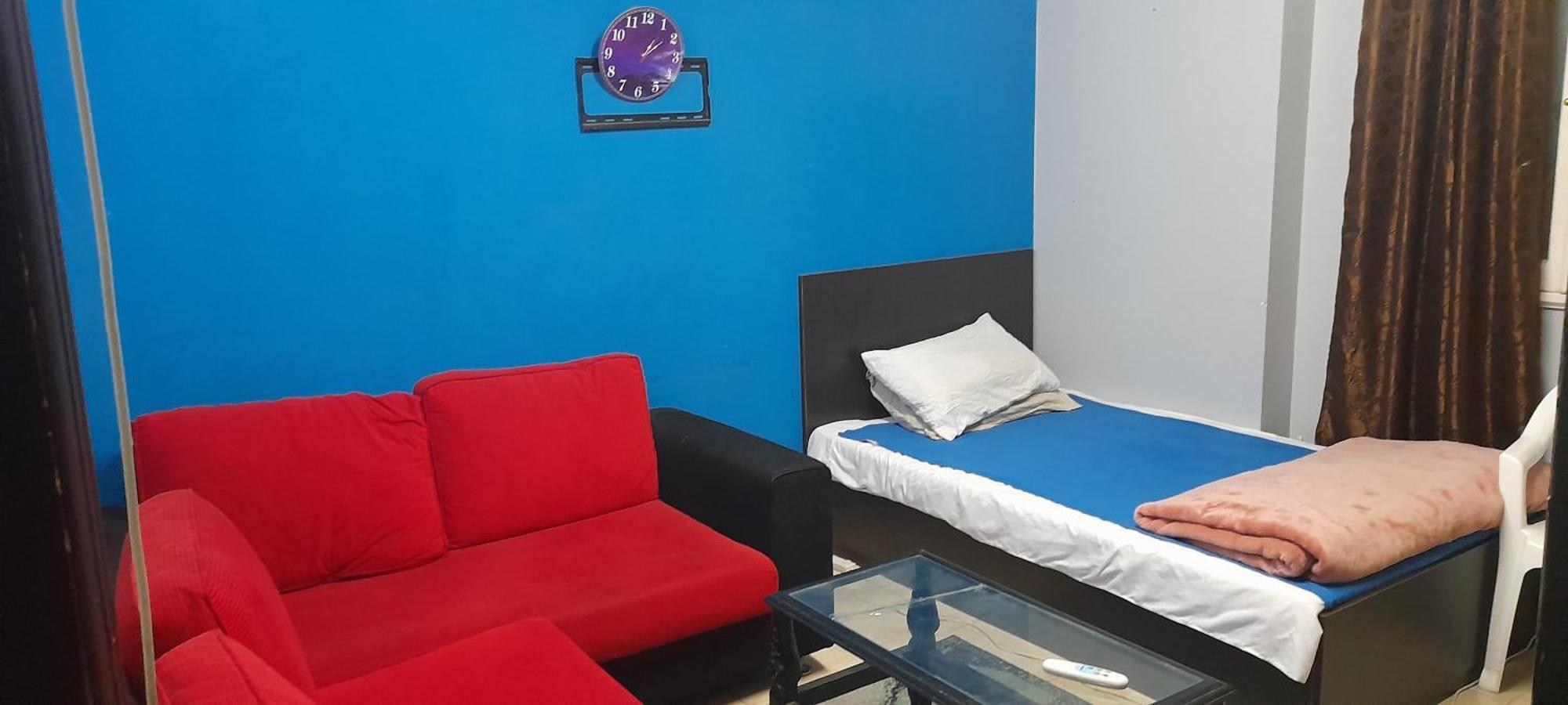 A In An In Nasr City, Cairo, In The Eighth District, 15 Minutes From Airport,غرفة بشقة بمدينة نصر بالقاهرة بالحي الثامن 15 دقيقة من مطار و 7 دقيقة من معهد الفجر و 12 دقيقة لمعهد ابانة لتعليم اللغة العربية و 26 دقيقة لوسط