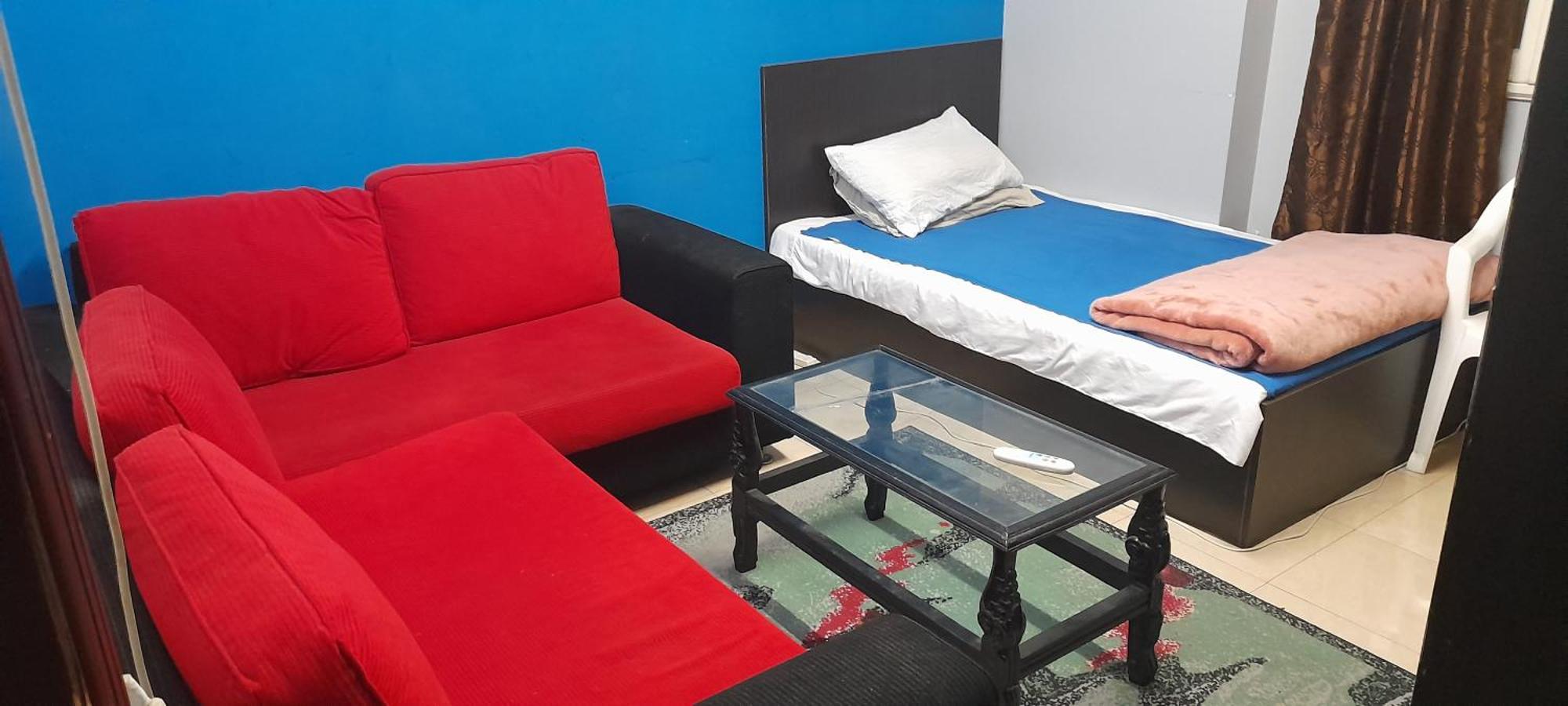 A In An In Nasr City, Cairo, In The Eighth District, 15 Minutes From Airport,غرفة بشقة بمدينة نصر بالقاهرة بالحي الثامن 15 دقيقة من مطار و 7 دقيقة من معهد الفجر و 12 دقيقة لمعهد ابانة لتعليم اللغة العربية و 26 دقيقة لوسط * Il Cairo