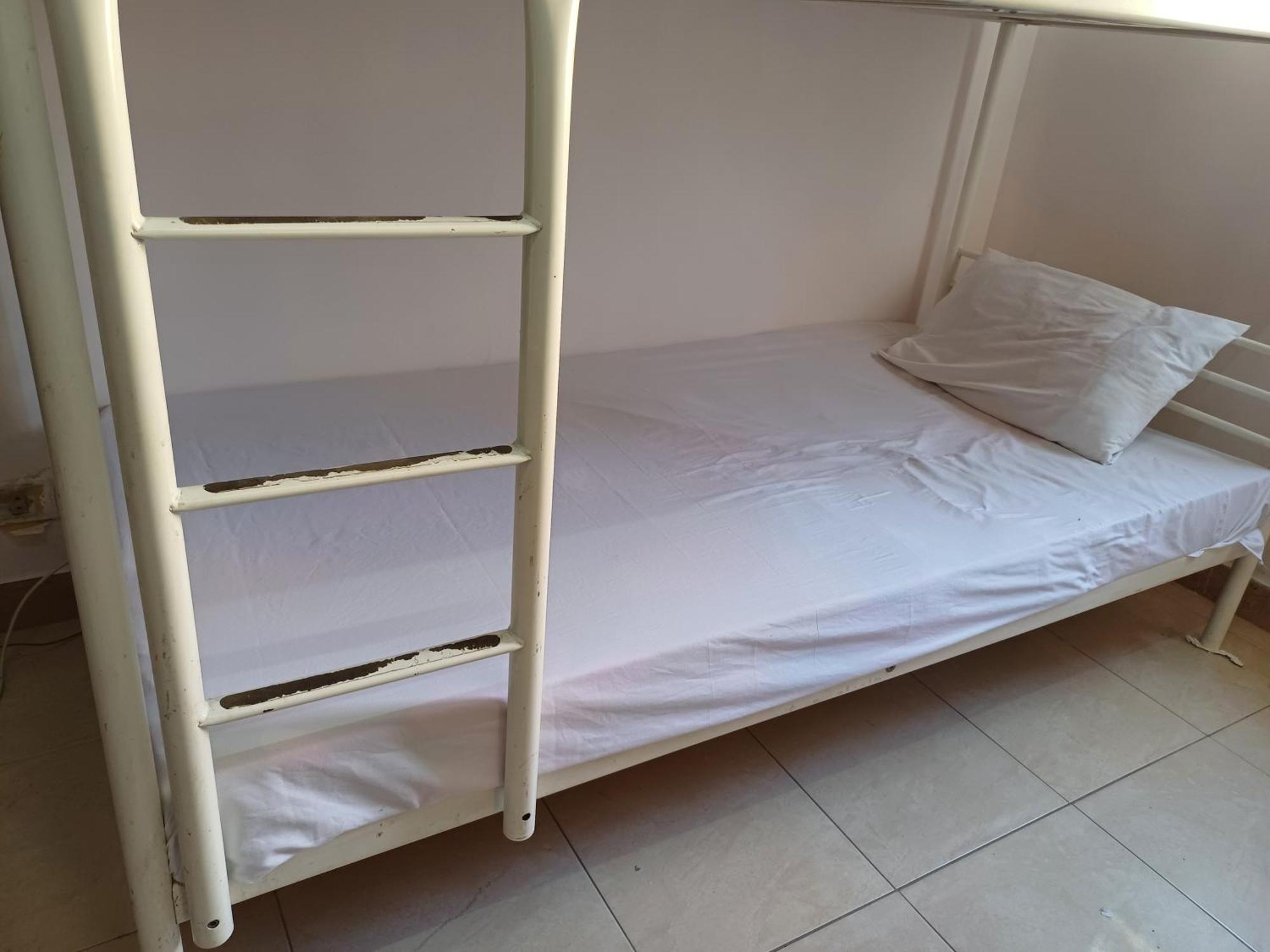 A In An In Nasr City, Cairo, In The Eighth District, 15 Minutes From Airport,غرفة بشقة بمدينة نصر بالقاهرة بالحي الثامن 15 دقيقة من مطار و 7 دقيقة من معهد الفجر و 12 دقيقة لمعهد ابانة لتعليم اللغة العربية و 26 دقيقة لوسط Alloggio in famiglia Il Cairo