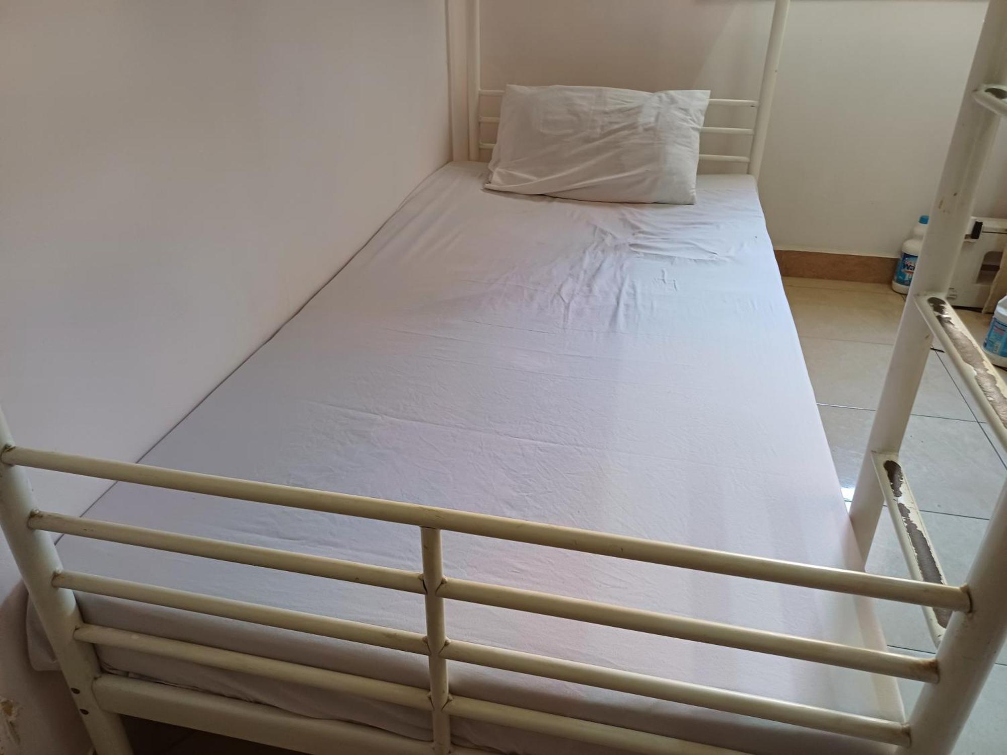 A In An In Nasr City, Cairo, In The Eighth District, 15 Minutes From Airport,غرفة بشقة بمدينة نصر بالقاهرة بالحي الثامن 15 دقيقة من مطار و 7 دقيقة من معهد الفجر و 12 دقيقة لمعهد ابانة لتعليم اللغة العربية و 26 دقيقة لوسط Il Cairo