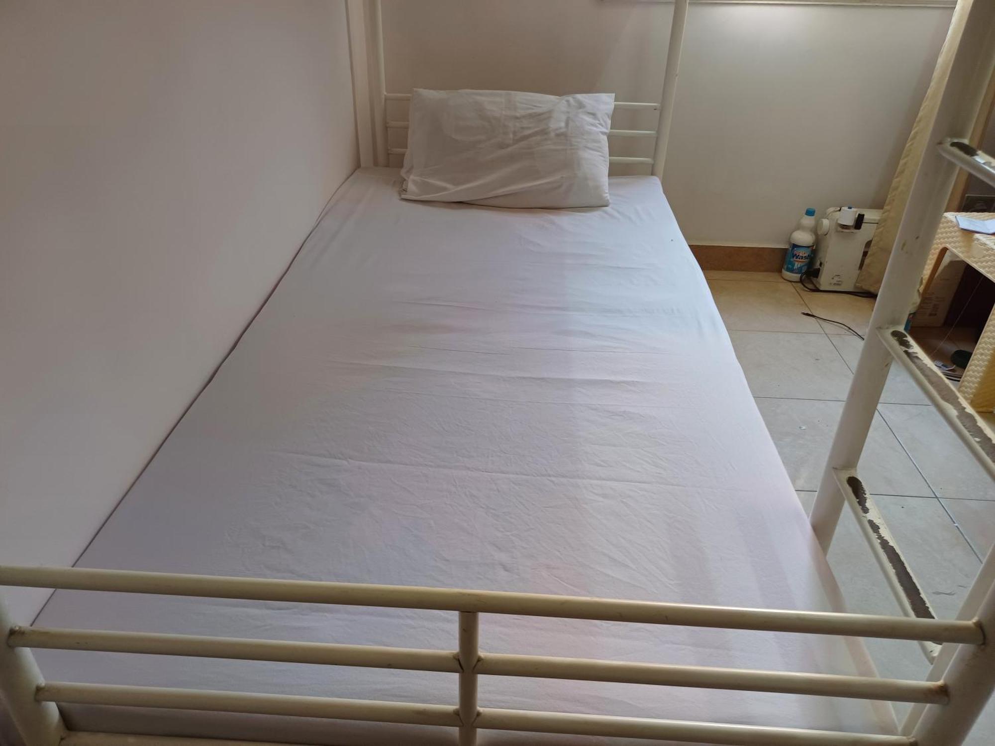 A In An In Nasr City, Cairo, In The Eighth District, 15 Minutes From Airport,غرفة بشقة بمدينة نصر بالقاهرة بالحي الثامن 15 دقيقة من مطار و 7 دقيقة من معهد الفجر و 12 دقيقة لمعهد ابانة لتعليم اللغة العربية و 26 دقيقة لوسط Alloggio in famiglia Il Cairo