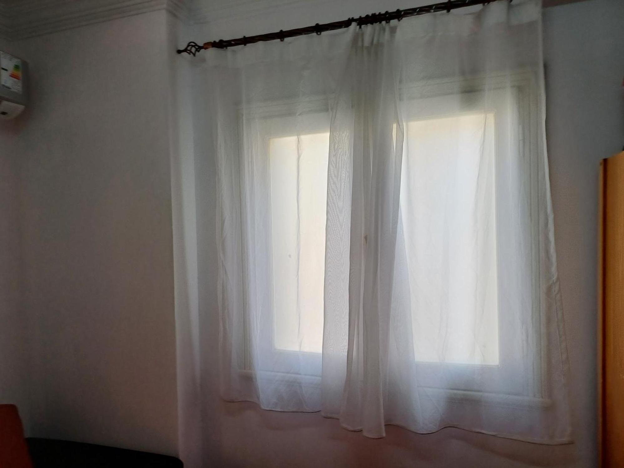 Nasr Airport View Room: 15 Minutes From Airport